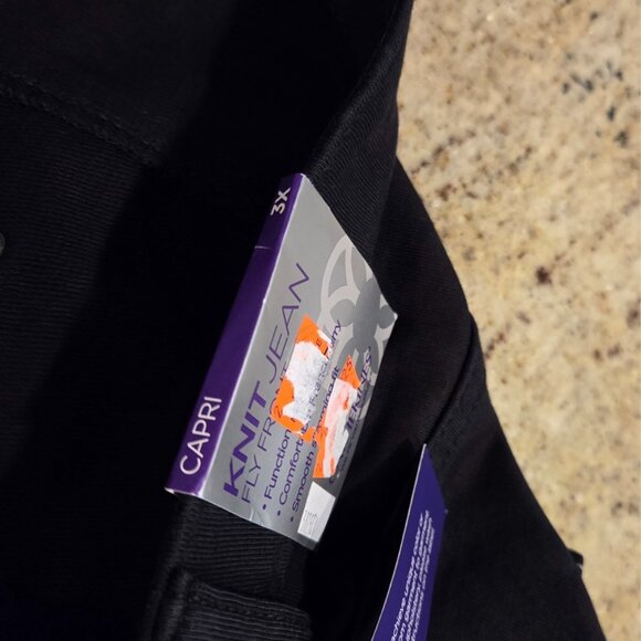 Catherines Womens Size 3X Knit Jean Fly Front Black Stretch French Terry Capri - Picture 10 of 13